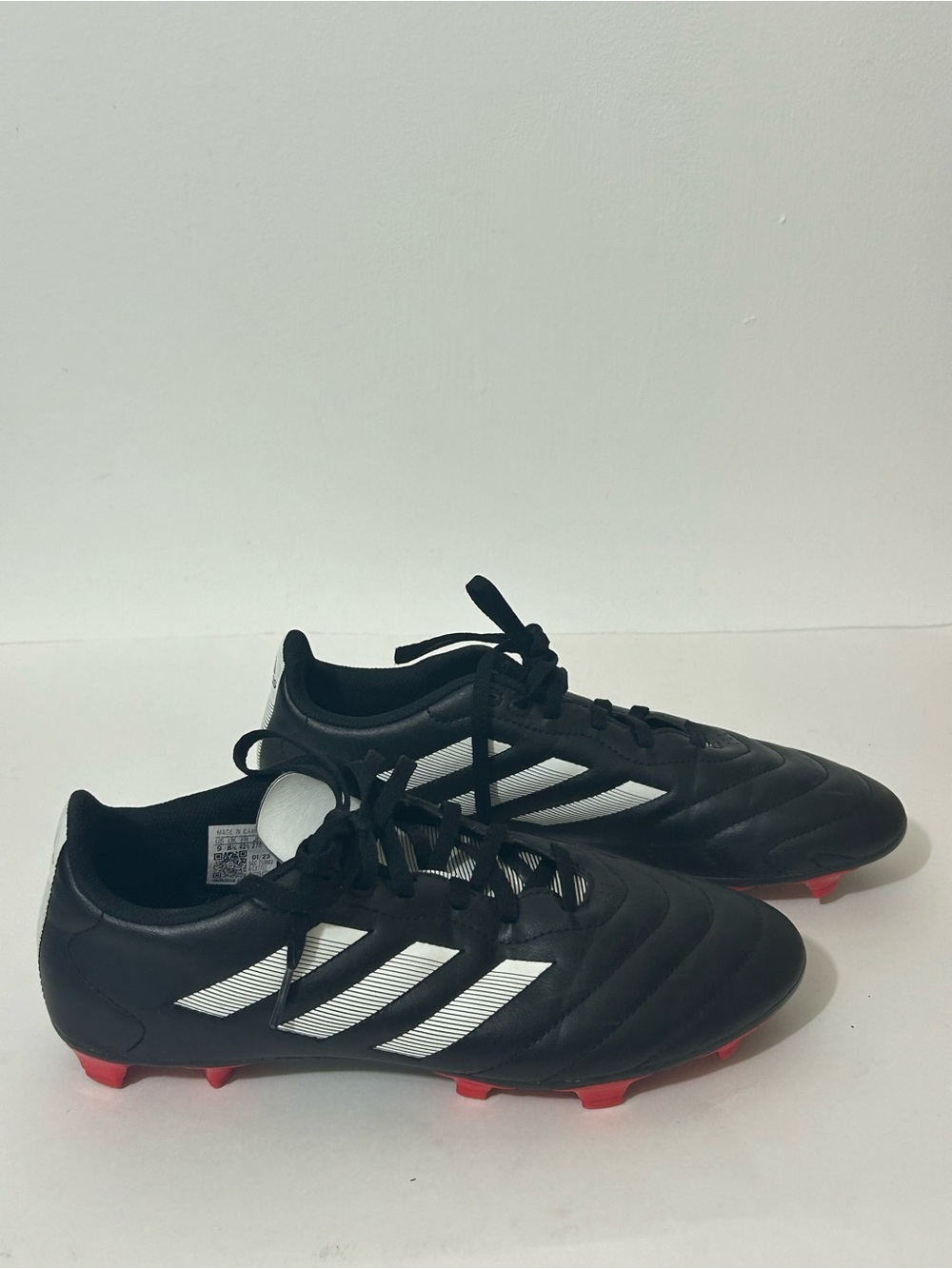 Adidas Black, Red, White SGC
753002 Cleats Soccer Shoes US
Size 9
